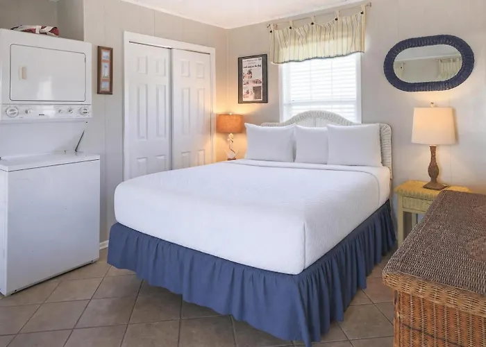 Cole's 4159-4 Holiday home *